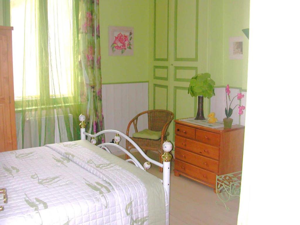Chambres D'Hotes Les Pensees Douces Auxerre Camera foto