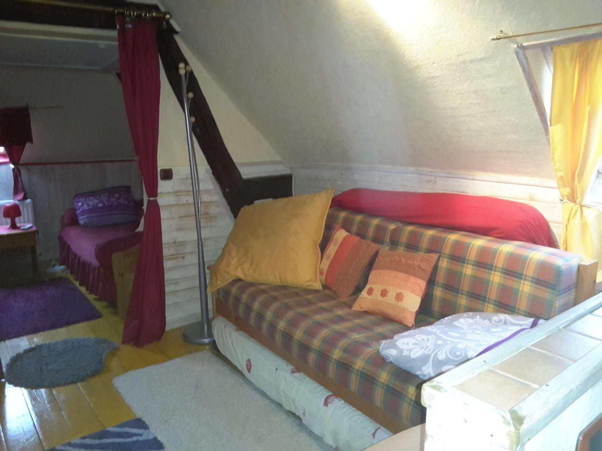 Chambres D'Hotes Les Pensees Douces Auxerre Esterno foto